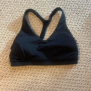 Black lululemon Wunder train bra